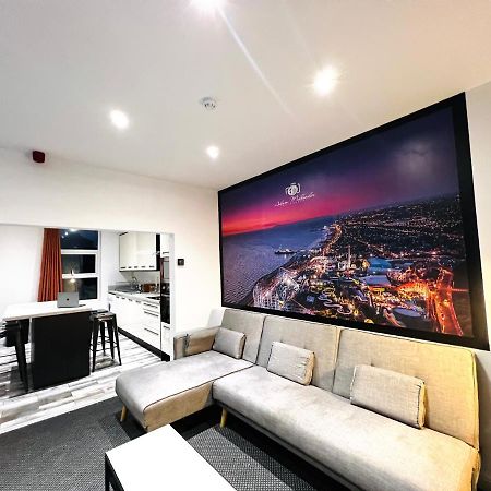 The Pier Suite Serviced Apartment Blackpool Exterior photo
